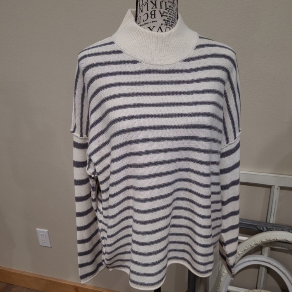 Madewell Women's SZ Med. Merino Wool Blend Mock neck blue‎ ivory sweater coastal